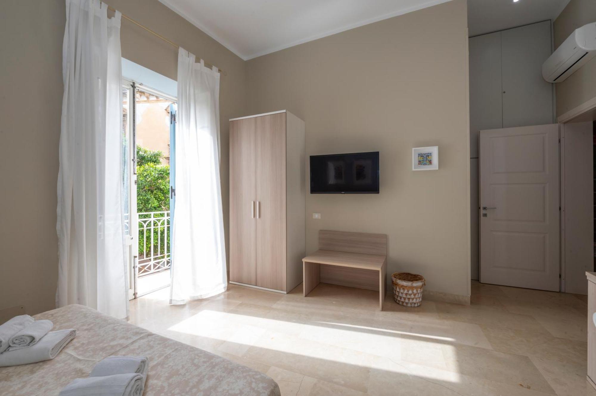 Le Mura - Charme Rooms Трапани Стая снимка