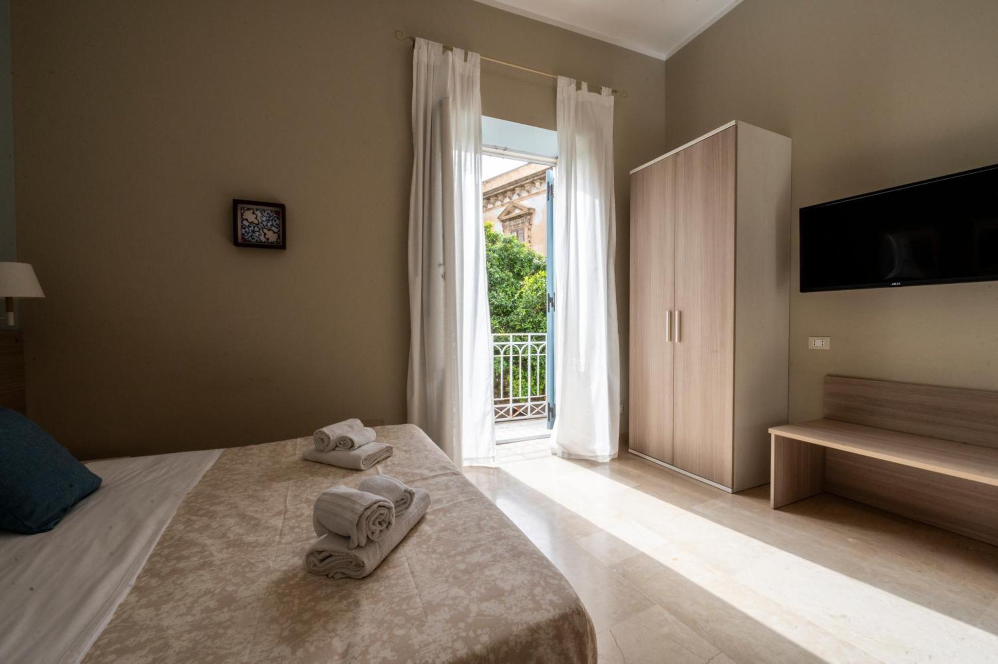 Le Mura - Charme Rooms Трапани Стая снимка