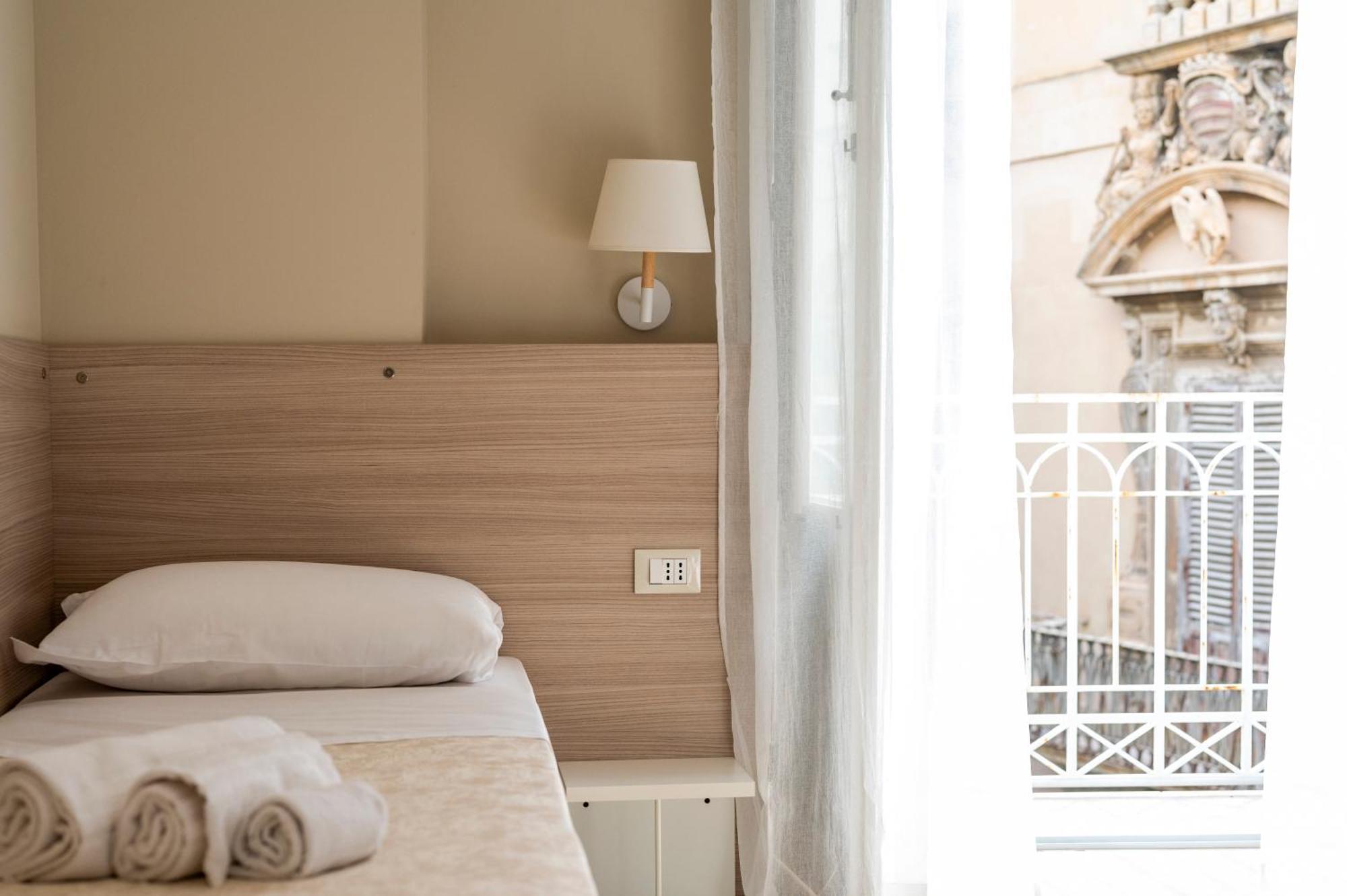 Le Mura - Charme Rooms Трапани Стая снимка