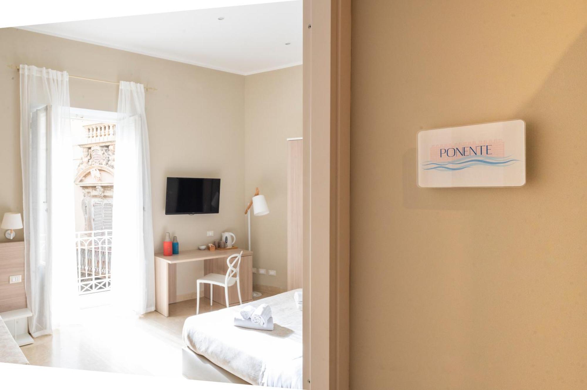 Le Mura - Charme Rooms Трапани Стая снимка